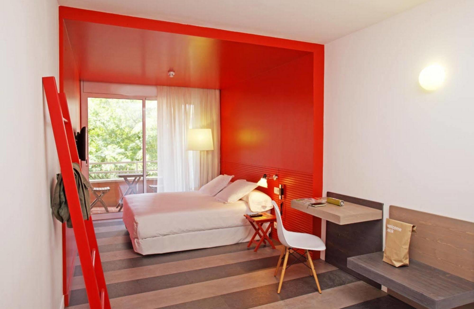 Sixties Ramblas Hotel